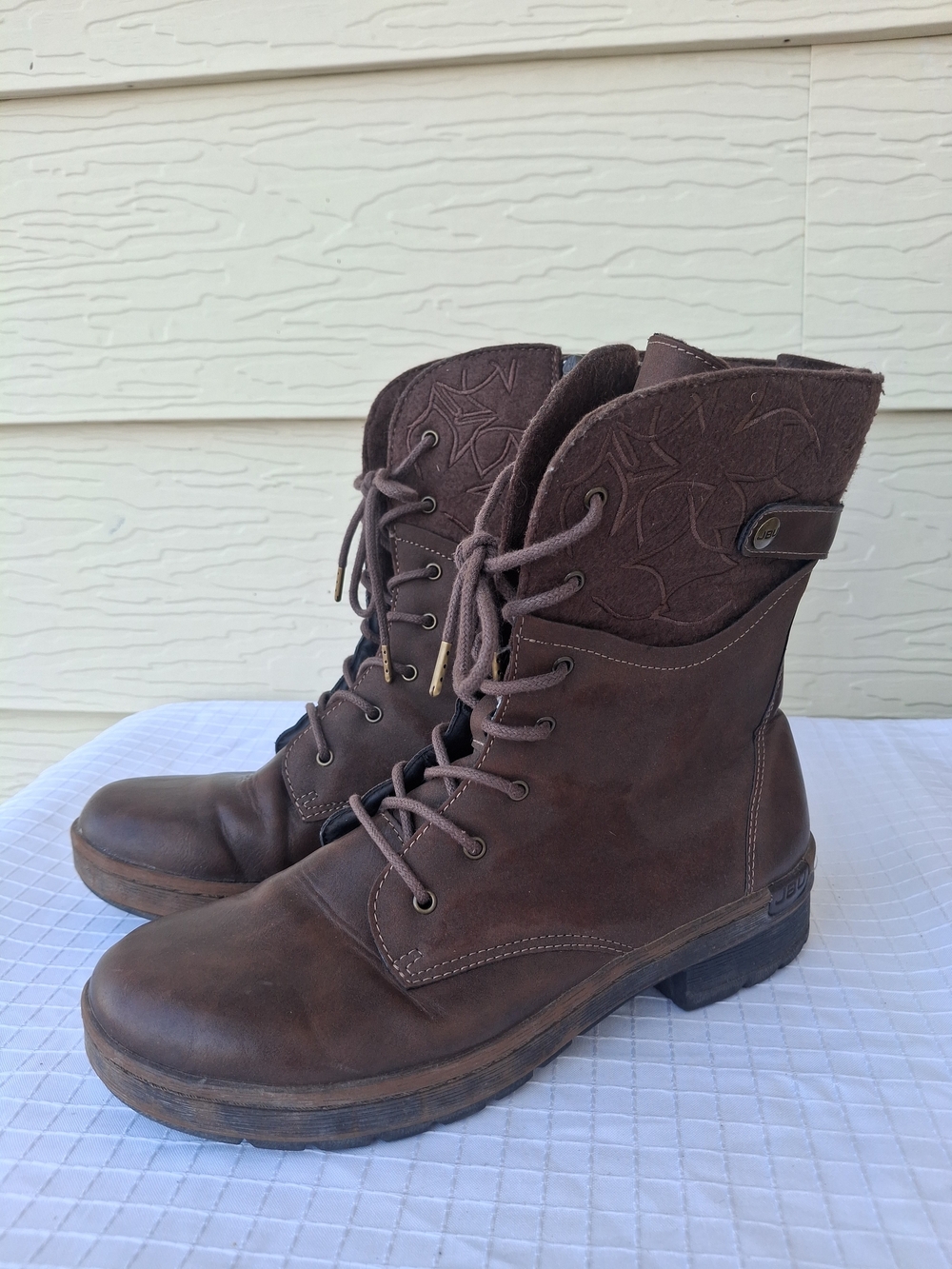 JBU Women’s Brown Lace-Up VEGAN Leather Combat Boots Size 9M